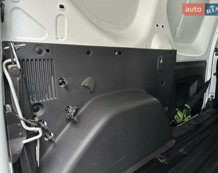 Рено Dokker, объемом двигателя 0 л и пробегом 159 тыс. км за 10300 $, фото 13 на Automoto.ua