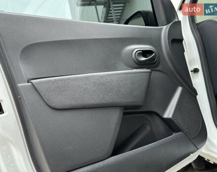 Рено Dokker, объемом двигателя 0 л и пробегом 159 тыс. км за 10300 $, фото 23 на Automoto.ua