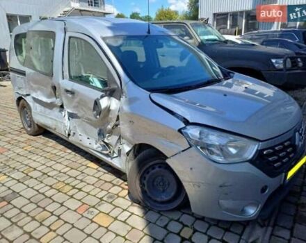 Рено Dokker, объемом двигателя 1.5 л и пробегом 150 тыс. км за 3999 $, фото 2 на Automoto.ua