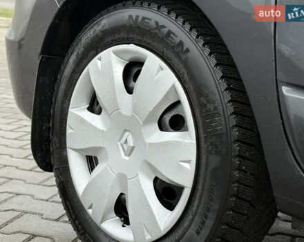 Серый Рено Dokker, объемом двигателя 1.46 л и пробегом 240 тыс. км за 7300 $, фото 5 на Automoto.ua