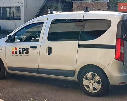 Серый Рено Dokker, объемом двигателя 1.5 л и пробегом 99 тыс. км за 10194 $, фото 4 на Automoto.ua