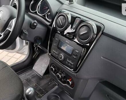 Сірий Рено Dokker, об'ємом двигуна 1.5 л та пробігом 40 тис. км за 12900 $, фото 30 на Automoto.ua