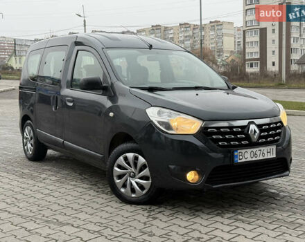 Серый Рено Dokker, объемом двигателя 1.5 л и пробегом 220 тыс. км за 7200 $, фото 4 на Automoto.ua