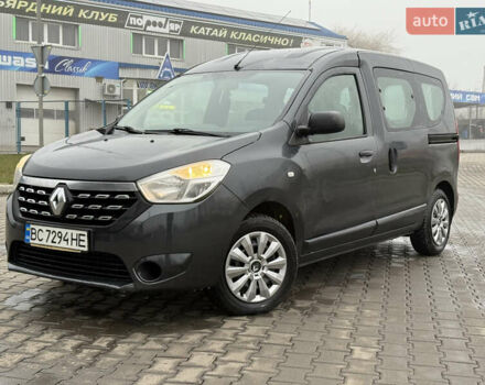 Серый Рено Dokker, объемом двигателя 1.5 л и пробегом 230 тыс. км за 7300 $, фото 1 на Automoto.ua