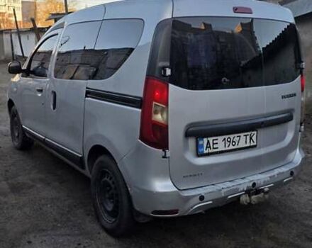 Серый Рено Dokker, объемом двигателя 1.46 л и пробегом 250 тыс. км за 7999 $, фото 2 на Automoto.ua