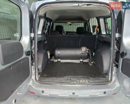 Серый Рено Dokker, объемом двигателя 1.6 л и пробегом 149 тыс. км за 9700 $, фото 8 на Automoto.ua