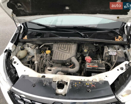 Серый Рено Dokker, объемом двигателя 1.6 л и пробегом 109 тыс. км за 10000 $, фото 8 на Automoto.ua