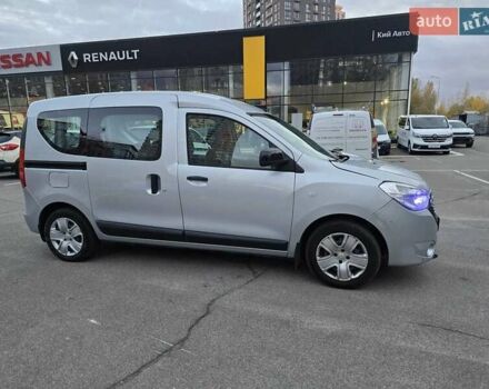Серый Рено Dokker, объемом двигателя 1.6 л и пробегом 149 тыс. км за 9700 $, фото 4 на Automoto.ua