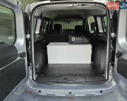 Серый Рено Dokker, объемом двигателя 1.6 л и пробегом 149 тыс. км за 9700 $, фото 7 на Automoto.ua