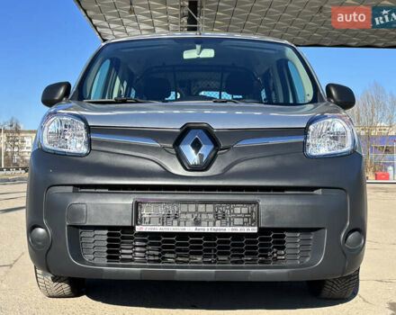 Серый Рено Dokker, объемом двигателя 0 л и пробегом 17 тыс. км за 15500 $, фото 2 на Automoto.ua