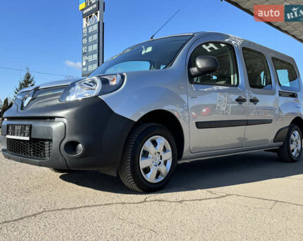 Серый Рено Dokker, объемом двигателя 0 л и пробегом 17 тыс. км за 15500 $, фото 5 на Automoto.ua