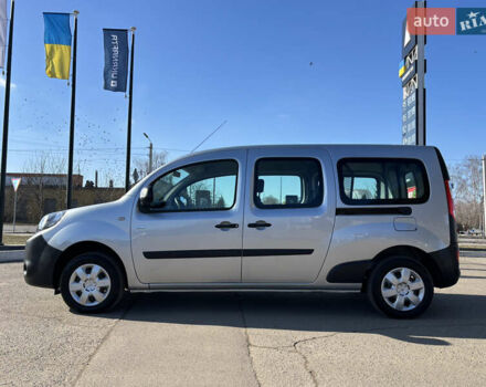 Серый Рено Dokker, объемом двигателя 0 л и пробегом 17 тыс. км за 15500 $, фото 4 на Automoto.ua