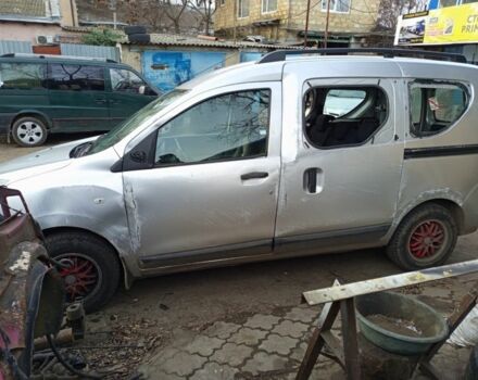 Серый Рено Dokker, объемом двигателя 1.5 л и пробегом 200 тыс. км за 4000 $, фото 1 на Automoto.ua