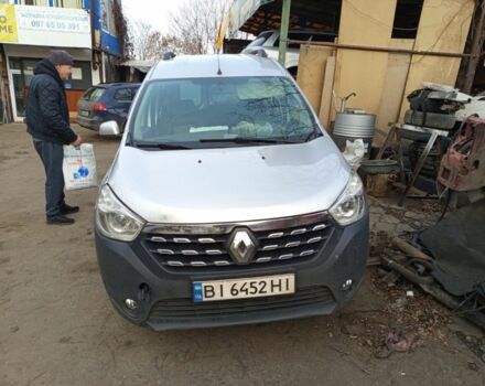 Серый Рено Dokker, объемом двигателя 1.5 л и пробегом 200 тыс. км за 4000 $, фото 3 на Automoto.ua
