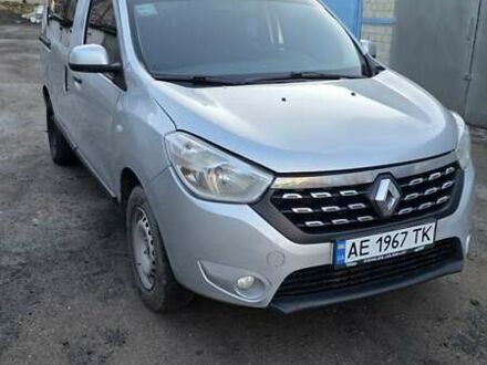 Серый Рено Dokker, объемом двигателя 1.46 л и пробегом 250 тыс. км за 7999 $, фото 1 на Automoto.ua