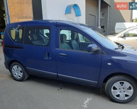 Синий Рено Dokker, объемом двигателя 1.6 л и пробегом 16 тыс. км за 12500 $, фото 5 на Automoto.ua
