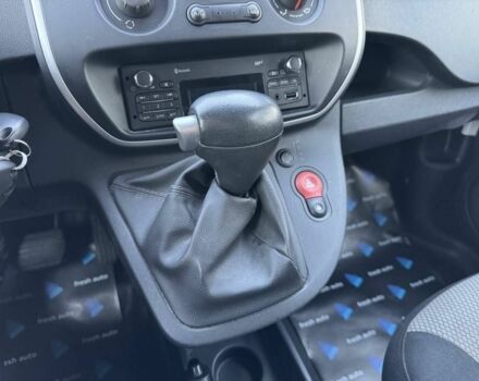 Білий Рено Інша, об'ємом двигуна 2.45 л та пробігом 27 тис. км за 11999 $, фото 21 на Automoto.ua