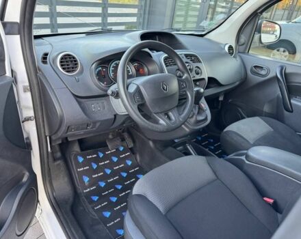 Білий Рено Інша, об'ємом двигуна 2.45 л та пробігом 27 тис. км за 11999 $, фото 3 на Automoto.ua