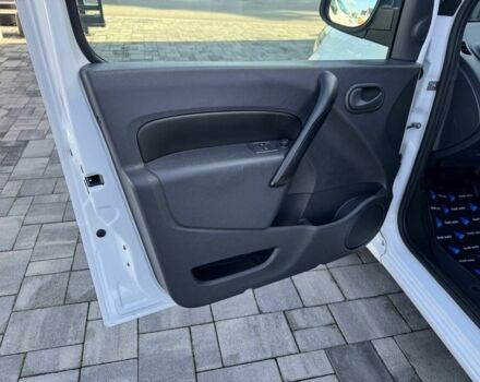 Білий Рено Інша, об'ємом двигуна 2.45 л та пробігом 39 тис. км за 9900 $, фото 13 на Automoto.ua