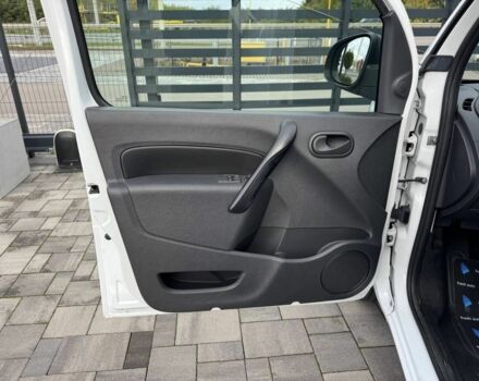 Білий Рено Інша, об'ємом двигуна 2.45 л та пробігом 83 тис. км за 10900 $, фото 13 на Automoto.ua