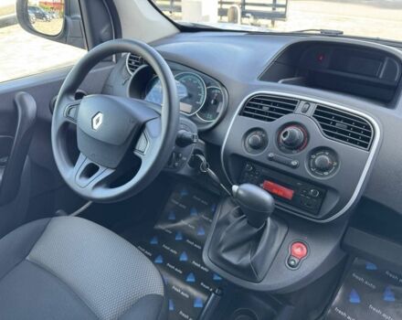 Білий Рено Інша, об'ємом двигуна 2.45 л та пробігом 39 тис. км за 9900 $, фото 3 на Automoto.ua