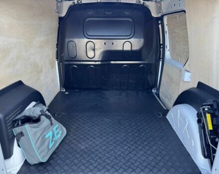 Білий Рено Інша, об'ємом двигуна 2.45 л та пробігом 39 тис. км за 9900 $, фото 4 на Automoto.ua