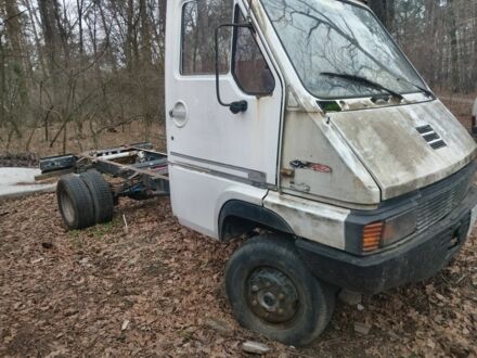 Рено Інша 1990 у Києві на Automoto.ua Білий Рено Інша, об'ємом двигуна 0 л та пробігом 253 тис. км за 1200 $, фото 1 на Automoto.ua