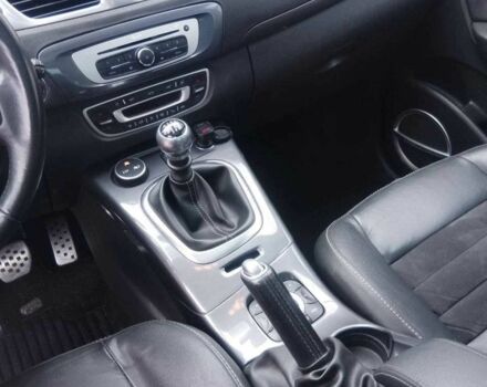 Сірий Рено Інша, об'ємом двигуна 1.2 л та пробігом 250 тис. км за 9500 $, фото 7 на Automoto.ua