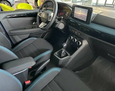 Рено Другая 2025 в Киеве на Automoto.ua Синий Рено Другая, объемом двигателя 1 л и пробегом 1 тыс. км за 22192 $, фото 3 на Automoto.ua