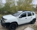 Белый Рено Дастер, объемом двигателя 1.5 л и пробегом 220 тыс. км за 5600 $, фото 2 на Automoto.ua