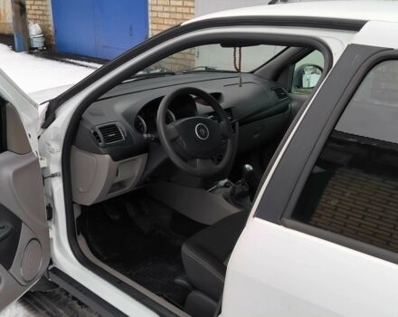 Белый Рено Дастер, объемом двигателя 1.4 л и пробегом 143 тыс. км за 4000 $, фото 8 на Automoto.ua