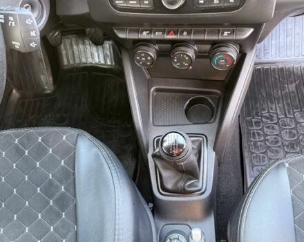 Белый Рено Дастер, объемом двигателя 1.5 л и пробегом 175 тыс. км за 14000 $, фото 6 на Automoto.ua