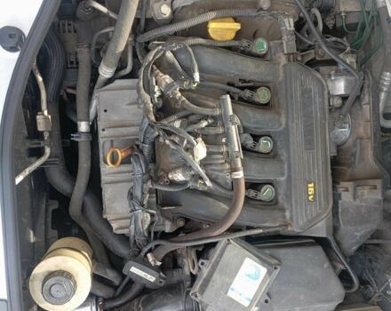 Белый Рено Дастер, объемом двигателя 1.6 л и пробегом 219 тыс. км за 8600 $, фото 4 на Automoto.ua