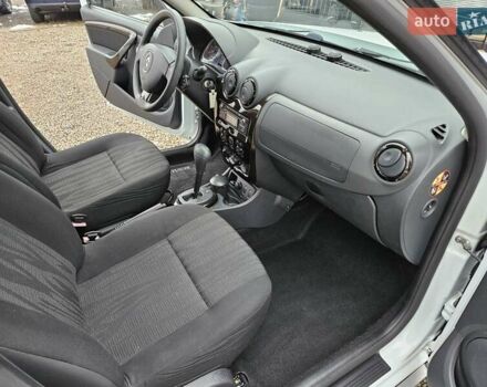 Белый Рено Дастер, объемом двигателя 2 л и пробегом 186 тыс. км за 9800 $, фото 9 на Automoto.ua