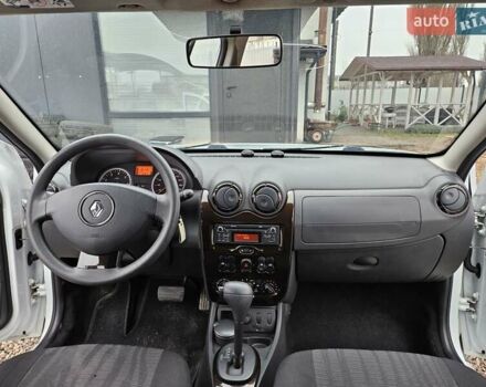 Белый Рено Дастер, объемом двигателя 2 л и пробегом 186 тыс. км за 9800 $, фото 10 на Automoto.ua