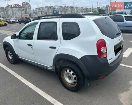Белый Рено Дастер, объемом двигателя 1.6 л и пробегом 180 тыс. км за 8000 $, фото 4 на Automoto.ua