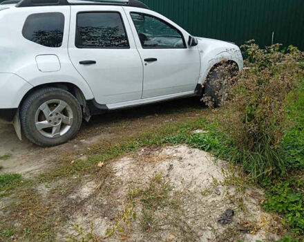 Белый Рено Дастер, объемом двигателя 2 л и пробегом 155 тыс. км за 10500 $, фото 2 на Automoto.ua