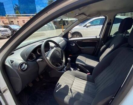 Белый Рено Дастер, объемом двигателя 1.6 л и пробегом 193 тыс. км за 7900 $, фото 8 на Automoto.ua