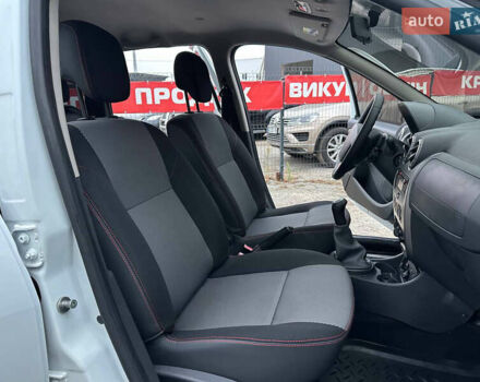 Белый Рено Дастер, объемом двигателя 1.6 л и пробегом 138 тыс. км за 8499 $, фото 23 на Automoto.ua