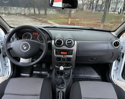 Белый Рено Дастер, объемом двигателя 1.6 л и пробегом 136 тыс. км за 8500 $, фото 12 на Automoto.ua