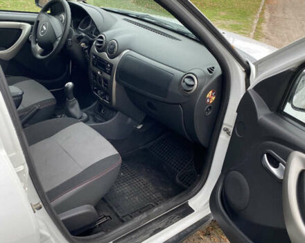 Белый Рено Дастер, объемом двигателя 1.6 л и пробегом 223 тыс. км за 6899 $, фото 16 на Automoto.ua