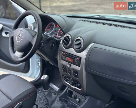 Белый Рено Дастер, объемом двигателя 1.6 л и пробегом 138 тыс. км за 8499 $, фото 19 на Automoto.ua