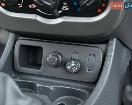 Белый Рено Дастер, объемом двигателя 1.6 л и пробегом 138 тыс. км за 8499 $, фото 29 на Automoto.ua