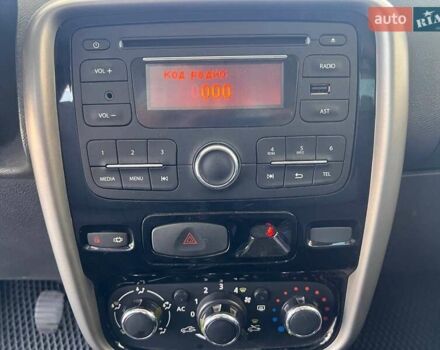 Белый Рено Дастер, объемом двигателя 2 л и пробегом 93 тыс. км за 9600 $, фото 16 на Automoto.ua