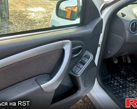 Білий Рено Дастер, об'ємом двигуна 1.5 л та пробігом 148 тис. км за 9000 $, фото 8 на Automoto.ua