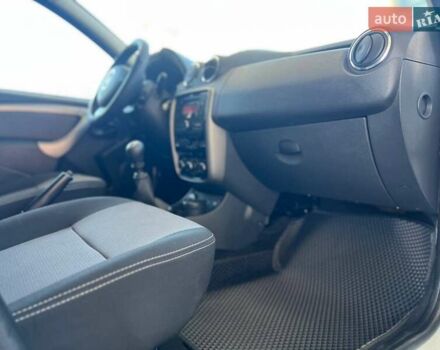 Белый Рено Дастер, объемом двигателя 2 л и пробегом 93 тыс. км за 9600 $, фото 22 на Automoto.ua