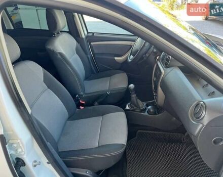 Белый Рено Дастер, объемом двигателя 2 л и пробегом 93 тыс. км за 9600 $, фото 20 на Automoto.ua