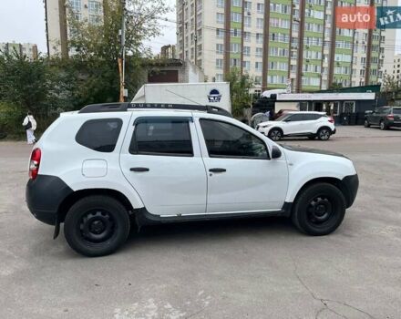 Белый Рено Дастер, объемом двигателя 1.6 л и пробегом 226 тыс. км за 9700 $, фото 4 на Automoto.ua