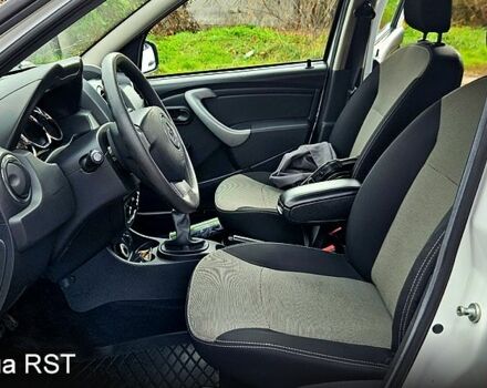 Білий Рено Дастер, об'ємом двигуна 1.5 л та пробігом 74 тис. км за 10300 $, фото 5 на Automoto.ua