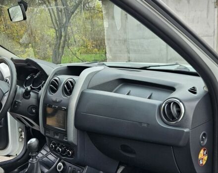 Білий Рено Дастер, об'ємом двигуна 1.5 л та пробігом 74 тис. км за 10300 $, фото 19 на Automoto.ua